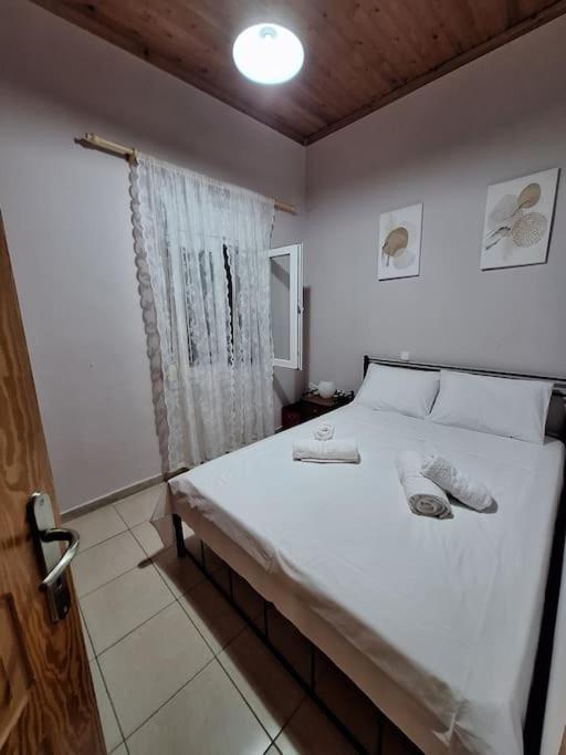 Lovely Guesthouse On The Beach Agia Anna  Exterior photo